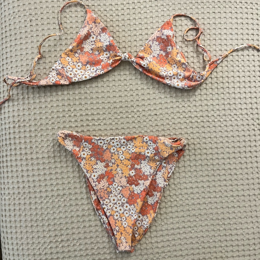 Skatie Bikini, Holland print: Sarah Top, size Medium & Salty Bottom, size Small